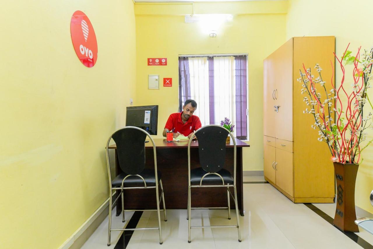 Oyo 8273 Diamond Inn Kochi Extérieur photo